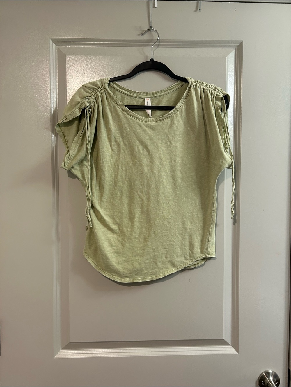 Daily Practice Ruched Tie Sleeve Light Green Short Sleeve Tee